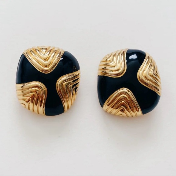 Modern Abstract Mob Wife VTG Clip On Earrings - Picture 10 of 10